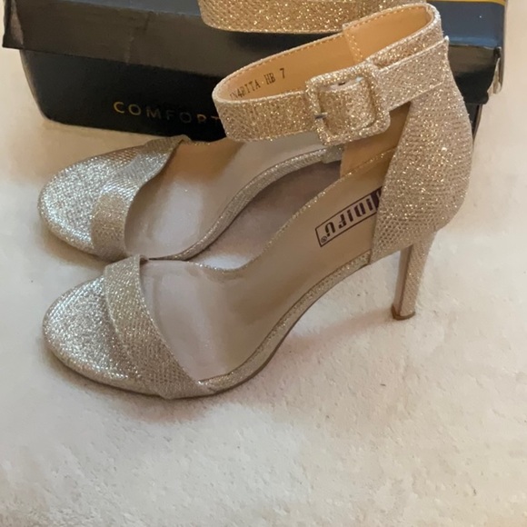 IDIFU Silver Stiletto Heels with Ankle Strap - Picture 2 of 7